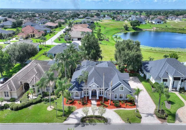 Photo 2 of Single family home for sale at 9469 Waterford Oaks Dr, Winter Haven, FL 33884 | MLS# TB8540975 | Listing updated on 2026-10-06