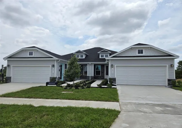 2nd image of 18732 Highland Dew St, Brooksville, FL 34610 | MLS# W7888782