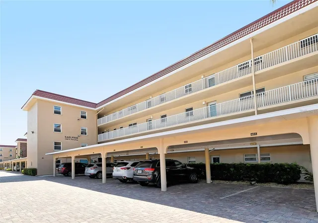 2nd image of 1300 N Portofino Dr #305, Sarasota, FL 34242 | MLS# A4703610