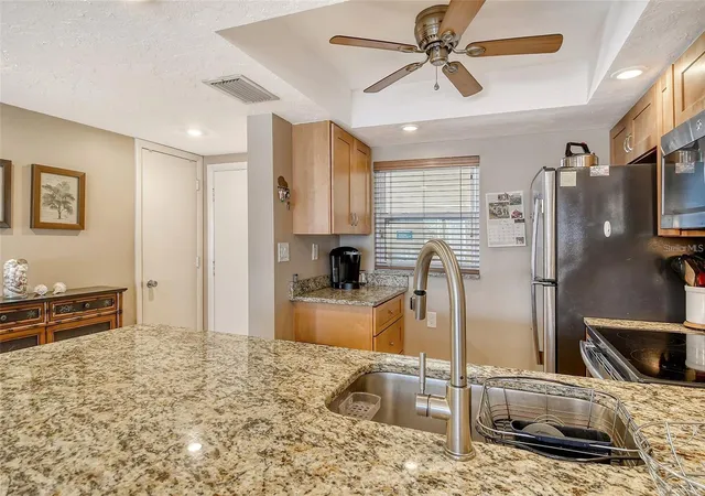 Listing Photo 3 - Condo for sale in building located at 1300 N Portofino Dr, Sarasota, FL 34242 - Unit #305