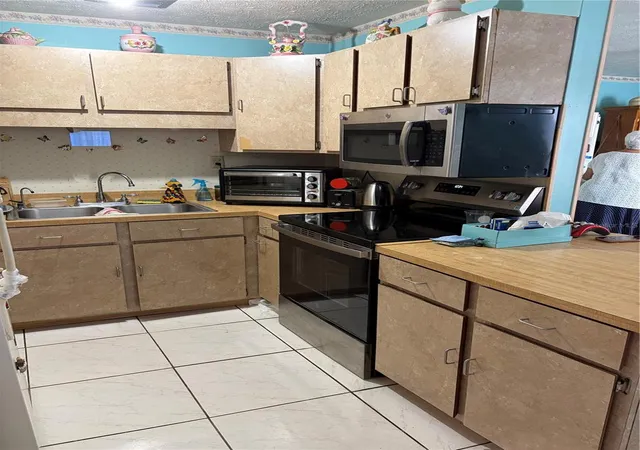3rd image of 918 Brack St, Kissimmee, FL 34744 | MLS# S5156012