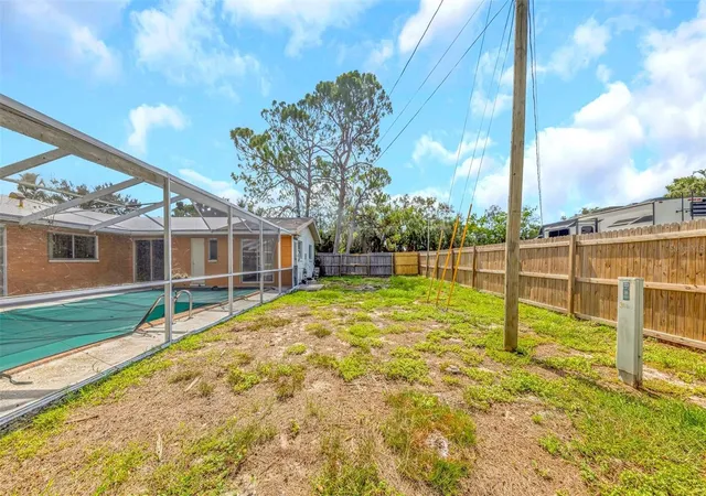 Photo 5 of Sale Pending at 3000 36th Avenue S, Saint Petersburg, FL 33712 | MLS# TB8540978 | Listing updated on 2026-09-01