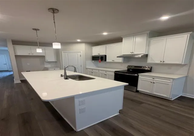 5th image of 18716 Highland Dew St, Brooksville, FL 34610 | MLS# W7888783