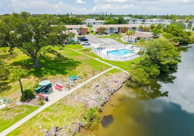 46th image of 4550 Overlook Dr Ne #152, Saint Petersburg, FL 33703 | MLS# TB8540986