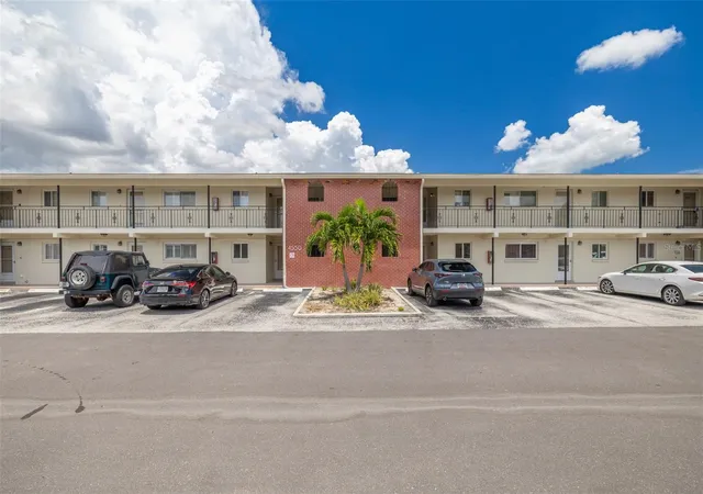 5th image of 4550 Overlook Dr Ne #152, Saint Petersburg, FL 33703 | MLS# TB8540986