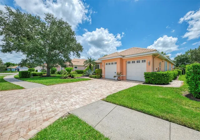 3rd image of 5074 Faberge Pl, Sarasota, FL 34233 | MLS# A4703616