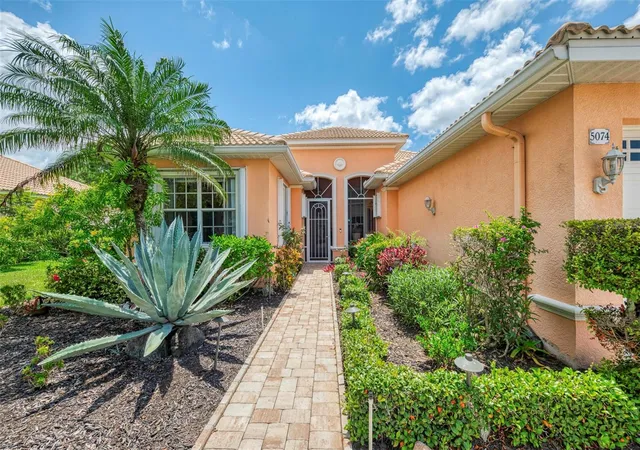 4th image of 5074 Faberge Pl, Sarasota, FL 34233 | MLS# A4703616