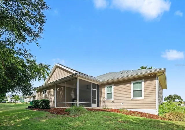3rd image of 1182 Fiesta Key Cir, Lady Lake, FL 32159 | MLS# L4964460