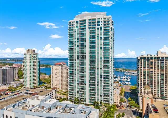 Listing Photo 2 - Condo for sale in building located at 100 1St Ave N, St. Petersburg, FL 33701 - Unit #1603