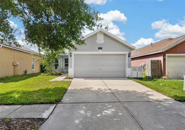 Photo 1 of Single family home for sale at 7629 Devonbridge Garden Wy, Apollo Beach, FL 33572 | MLS# TB8540995 | Listing updated on 2026-09-01