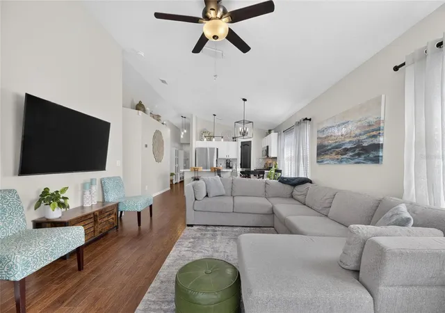 Photo 2 of Single family home for sale at 7629 Devonbridge Garden Wy, Apollo Beach, FL 33572 | MLS# TB8540995 | Listing updated on 2026-09-01