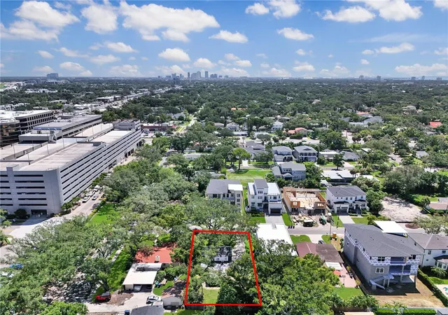 4th image of 205 S Occident St, Tampa, FL 33609 | MLS# TB8540996