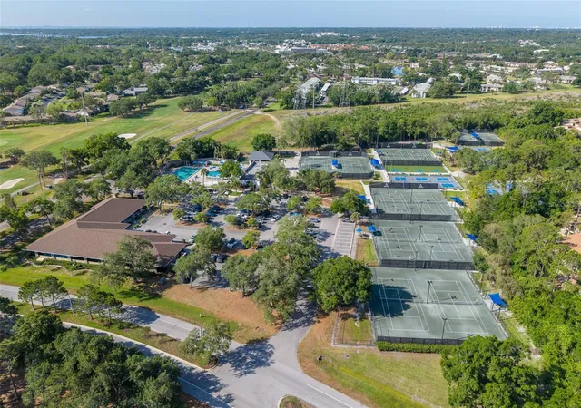 2nd image of 160 Lakeview Wy, OLDSMAR, FL 34677