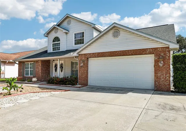 Photo 3 of Single family home for sale at 1424 Dumont Dr, Valrico, FL 33596 | MLS# TB8540999 | Listing updated on 2026-09-25