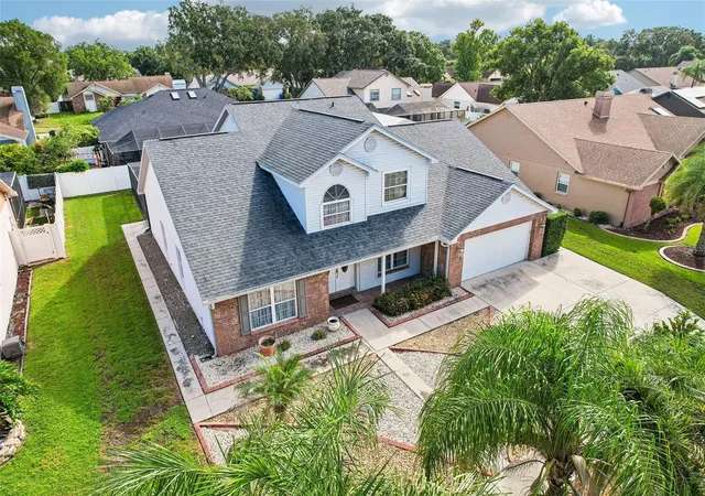 Photo 4 of Single family home for sale at 1424 Dumont Dr, Valrico, FL 33596 | MLS# TB8540999 | Listing updated on 2026-09-25