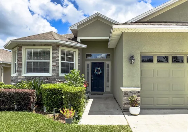 Photo 2 of Single family home for sale at 6335 Silver Leaf Ln, Lakeland, FL 33813 | MLS# O6435399 | Listing updated on 2026-10-25