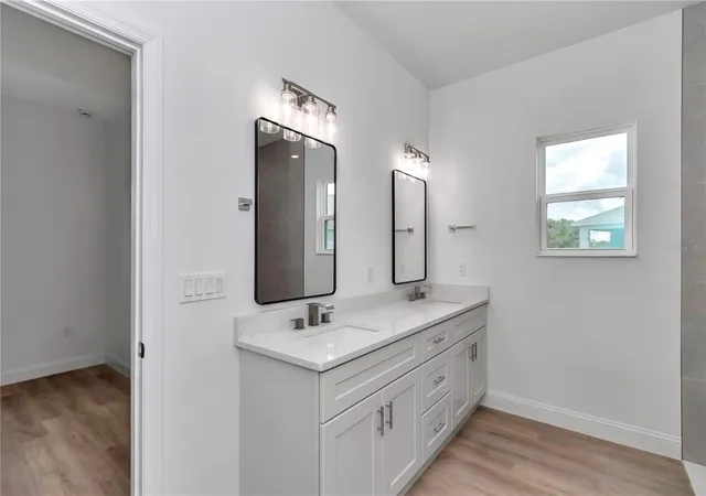 Photo 3 of Single family home for sale at 16503 SW 31st Terrace, Ocala, FL 34473 | MLS# OM730804 | Listing updated on 2026-08-29