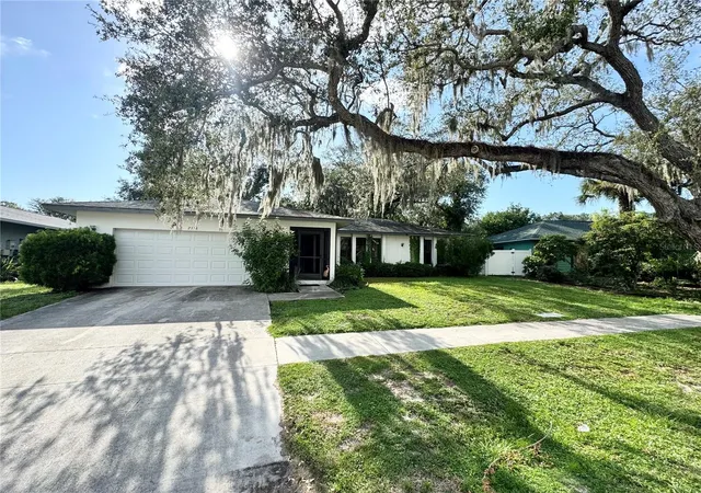 1st image of 2558 Wood Oak Dr, Sarasota, FL 34232 | MLS# A4703620