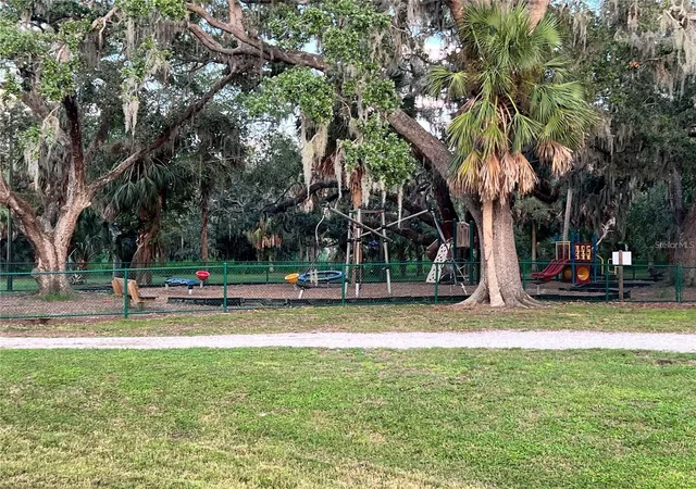30th image of 2558 Wood Oak Dr, Sarasota, FL 34232 | MLS# A4703620