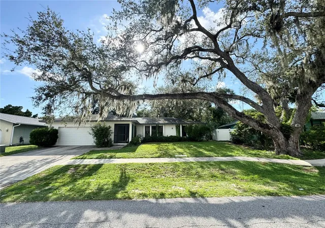 3rd image of 2558 Wood Oak Dr, Sarasota, FL 34232 | MLS# A4703620