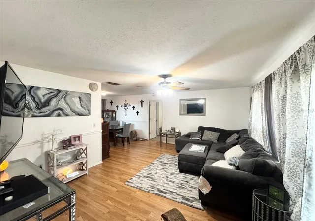5th image of 2558 Wood Oak Dr, Sarasota, FL 34232 | MLS# A4703620