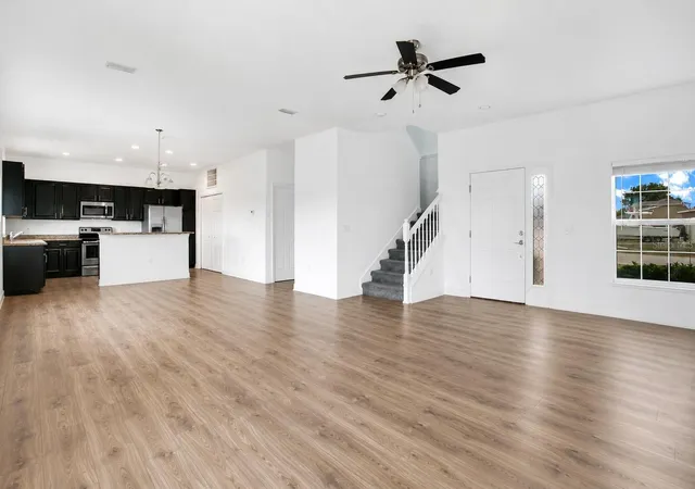 Photo 2 of Single family home for sale at 1370 Salisbury Dr, Winter Haven, FL 33881 | MLS# O6435409 | Listing updated on 2026-08-26