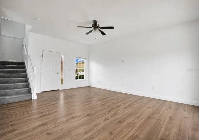 Photo 3 of Single family home for sale at 1370 Salisbury Dr, Winter Haven, FL 33881 | MLS# O6435409 | Listing updated on 2026-08-26