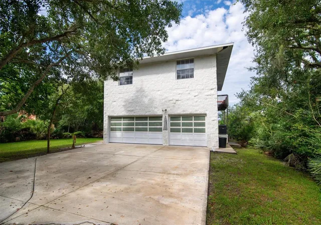 Photo 2 of Single family home for sale at 1835 Oak Pl, Flagler Beach, FL 32136 | MLS# FC320853 | Listing updated on 2026-09-02