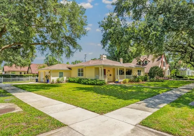 Photo 2 of Single family home for sale at 601 Westminster St, Orlando, FL 32803 | MLS# O6435412 | Listing updated on 2026-09-13