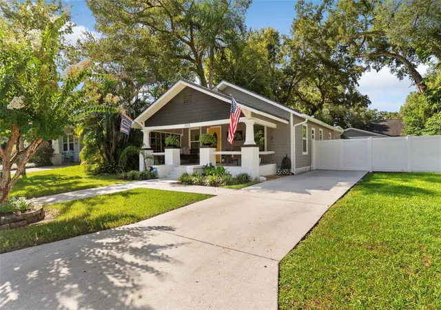 Photo 2 of Single family home for sale at 1015 E Crawford St, Tampa, FL 33604 | MLS# TB8541014 | Listing updated on 2026-09-21