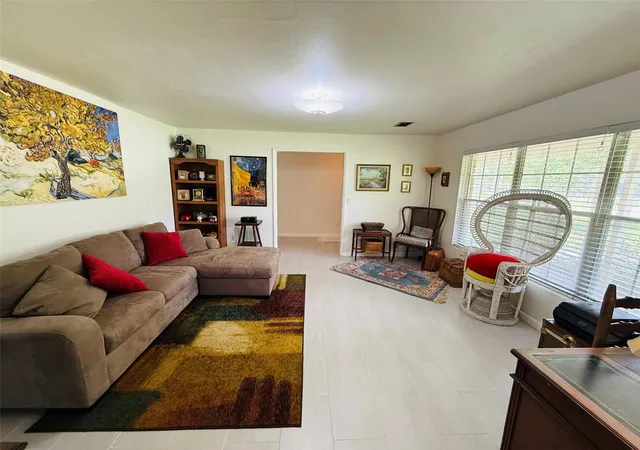 Photo 3 of Single family home for sale at 1705 Nw 21St St, Gainesville, FL 32605 | MLS# GC542902 | Listing updated on 2026-09-03