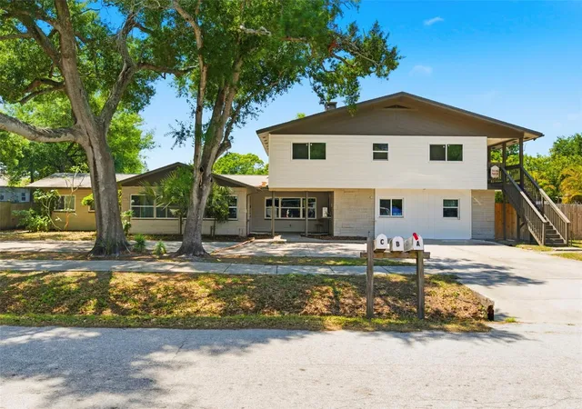 Photo 1 of House for sale at 5136 68Th St N, St Petersburg, FL 33709 | MLS# TB8541016 | Listing updated on 2026-10-20