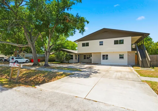 Photo 2 of House for sale at 5136 68Th St N, St Petersburg, FL 33709 | MLS# TB8541016 | Listing updated on 2026-10-20
