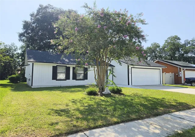 Photo 3 of Single family home for sale at 850 Aries Rd W, Jacksonville, FL 32216 | MLS# FC320854 | Listing updated on 2026-09-24