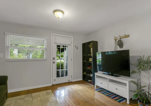 Photo 2 of Single family home for sale at 918 W Braddock St, Tampa, FL 33603 | MLS# TB8541034 | Listing updated on 2026-10-04