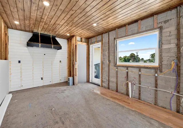 Photo 3 of Single family home for sale at 2314 S Peninsula Dr, Daytona Beach, FL 32118 | MLS# V4950857 | Listing updated on 2026-10-03