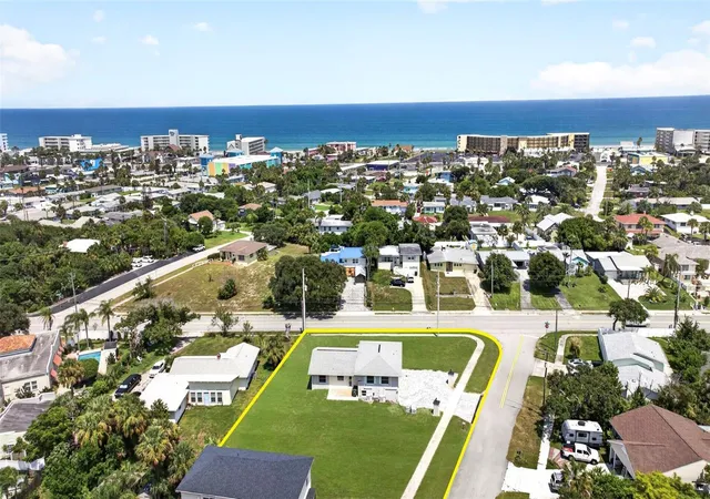 Photo 3 of Single family home for sale at 2314 S Peninsula Dr, Daytona Beach, FL 32118 | MLS# V4950857 | Listing updated on 2026-10-03