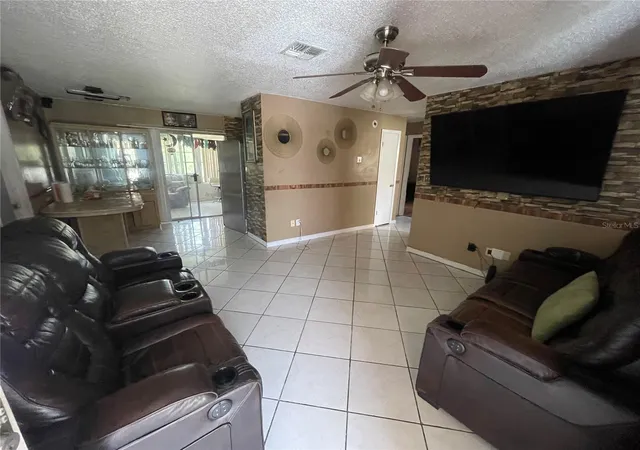 3rd image of 126 Dahlia Dr, Kissimmee, FL 34743 | MLS# S5156028
