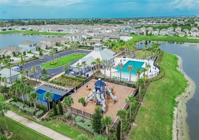4th image of 1325 Anchor Bend Dr, Ruskin, FL 33570 | MLS# TB8541041