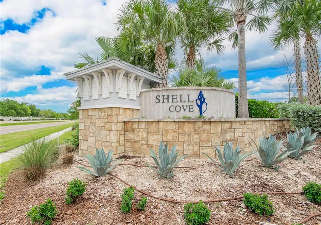 3rd image of 1325 Anchor Bend Dr, Ruskin, FL 33570 | MLS# TB8541041