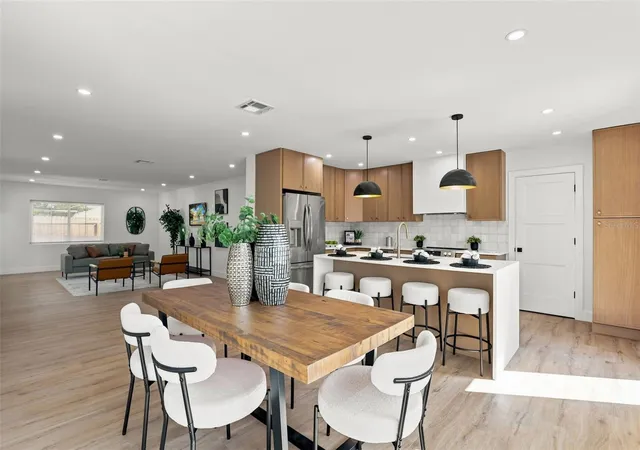 2nd image of 900 Carver St, Winter Park, FL 32789 | MLS# O6435435