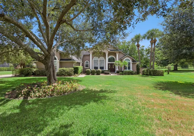 Photo 2 of Single family home for sale at 11348 Willow Gardens Dr, Windermere, FL 34786 | MLS# O6435449 | Listing updated on 2026-08-31