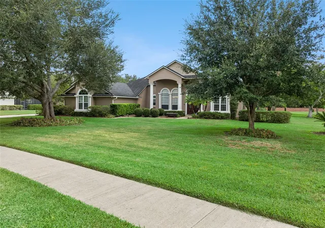 Photo 3 of Single family home for sale at 11348 Willow Gardens Dr, Windermere, FL 34786 | MLS# O6435449 | Listing updated on 2026-08-31