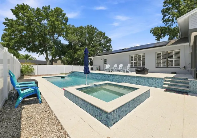 3rd image of 15868 Country Lake Dr, Tampa, FL 33624 | MLS# W7888793