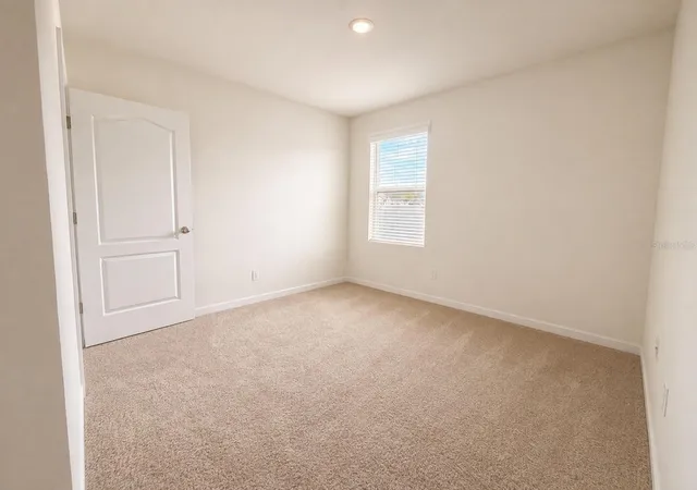 Photo 4 of Single family home for sale at 233 Tiffany Ct, Kissimmee, FL 34758 | MLS# S5156032 | Listing updated on 2026-10-03
