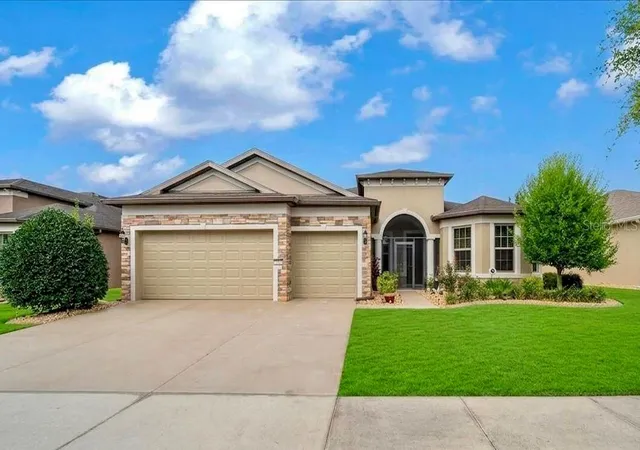 Photo 1 of Single family home for sale at 7646 Sw 100th Ct, Ocala, FL 34481 | MLS# OM730816 | Listing updated on 2026-08-28