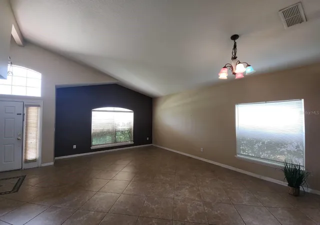 Photo 4 of Single family home for sale at 302 Clydesdale Cir, Sanford, FL 32773 | MLS# O6435469 | Listing updated on 2026-10-07