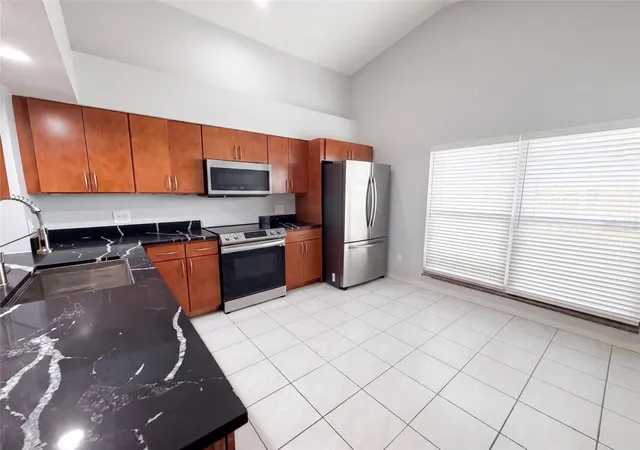 2nd image of 1204 Tiger Wood Ct, Valrico, FL 33596 | MLS# O6435473