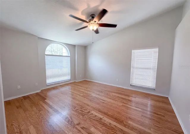 4th image of 1204 Tiger Wood Ct, Valrico, FL 33596 | MLS# O6435473