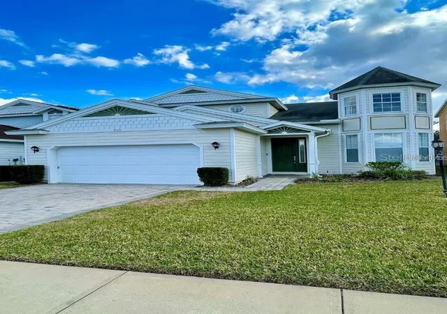 Photo 3 of Sale Pending at 2185 Victoria Dr, Davenport, FL 33837 | MLS# L4964467 | Listing updated on 2026-10-02